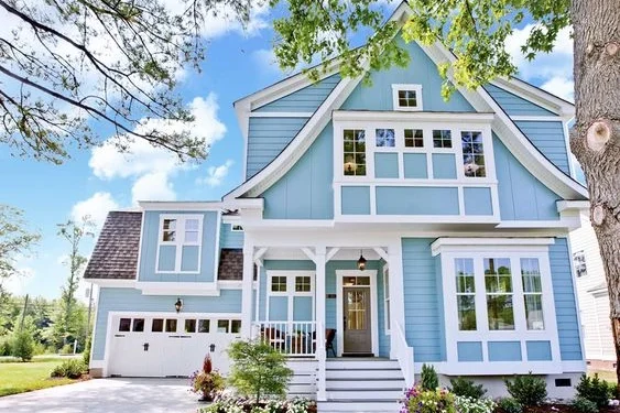 Pengecatan Eksterior Rumah Kayu