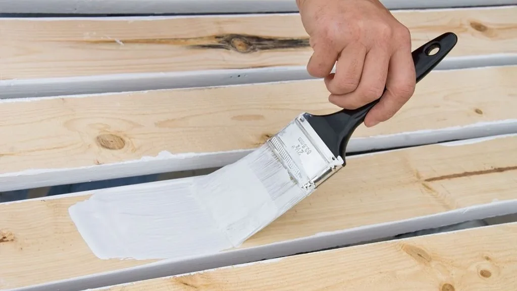 Bangkitkan Mood Dengan Tren Pengecatan Kayu Tahun Ini!