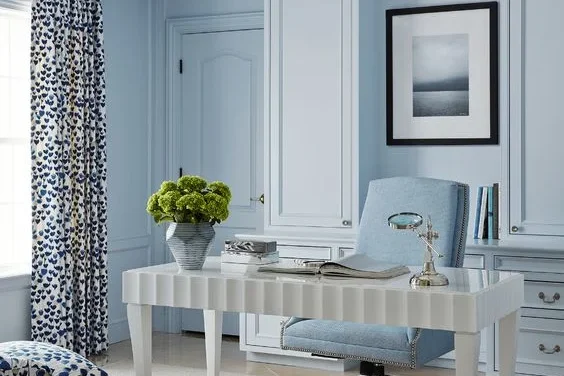 Kombinasi Biru dan Putih