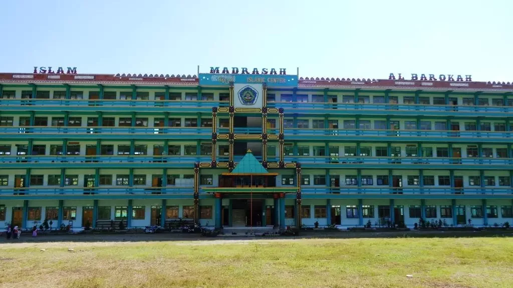 Warna Dinding Gedung Sekolah