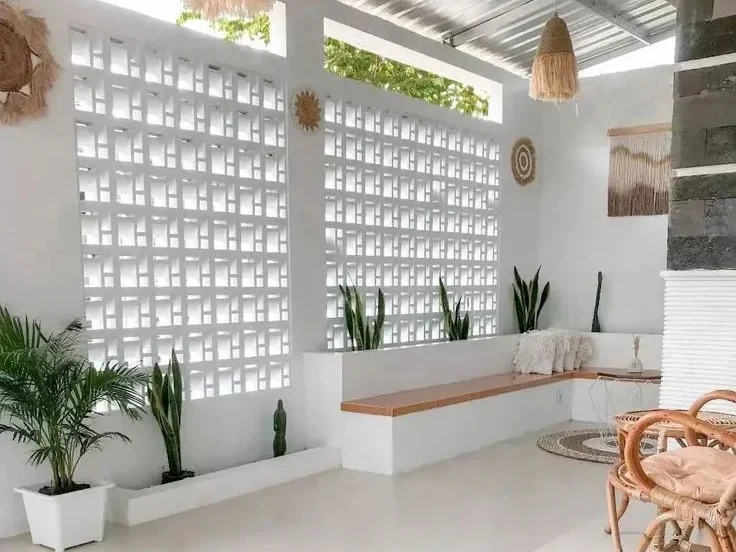 Tembok Teras Rumah BSD dengan Warna yang Menawan
