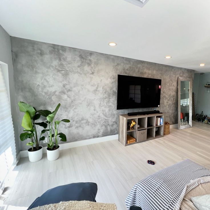 Dinding Polos vs Motif