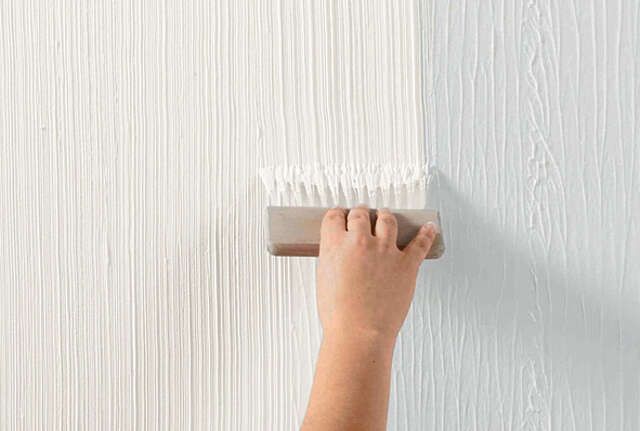 Dinding Polos vs Motif