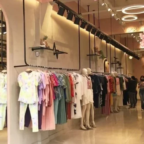 Desain Interior Butik dengan Warna Cat yang Memukau
