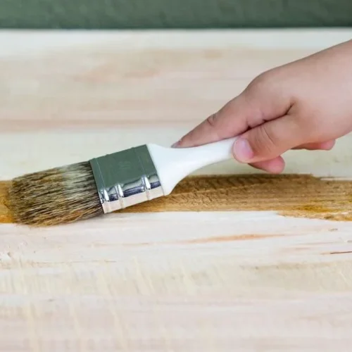 Tips Pengecatan Interior Kayu dengan Tepat dan Efisien